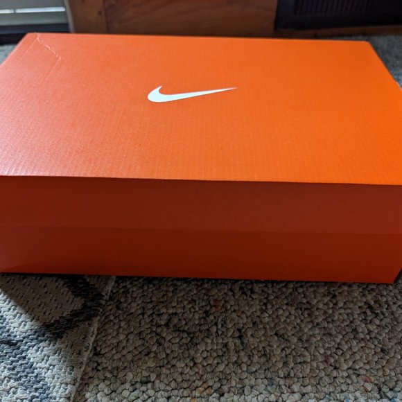 Nike Air Max Golf Cleats - Picture 5 of 5